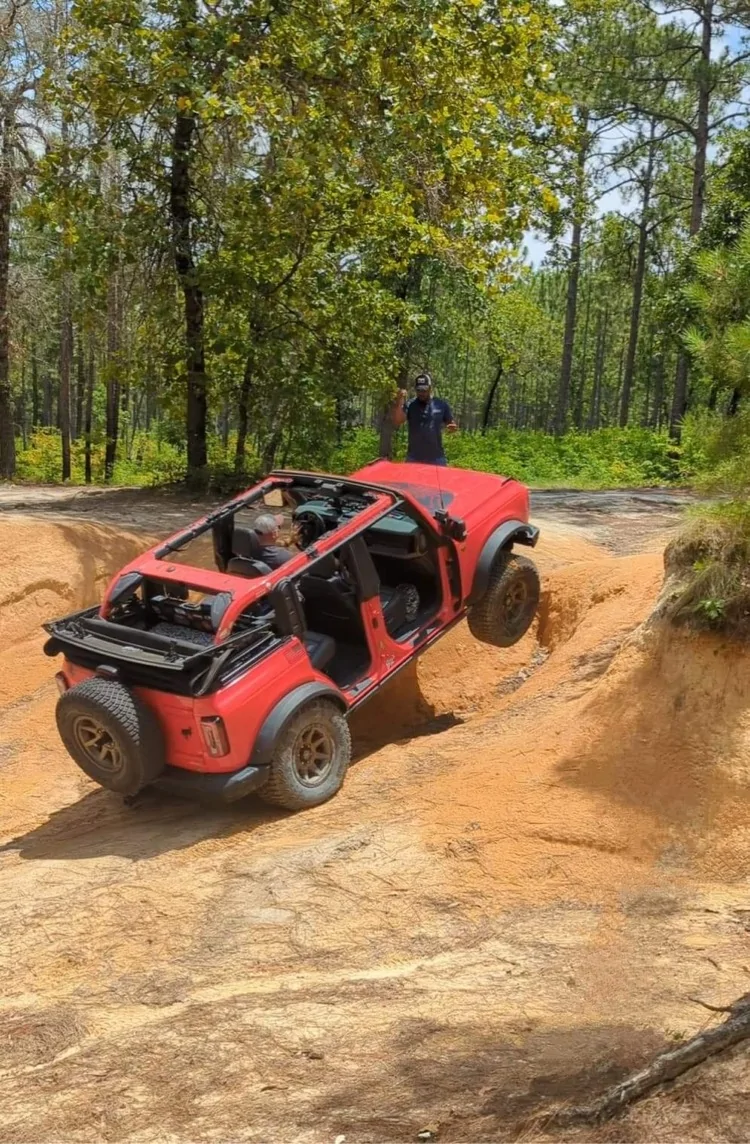 Ford Bronco The Official Bronco6G Photo Challenge Game 📸 🤳 1st obstacl