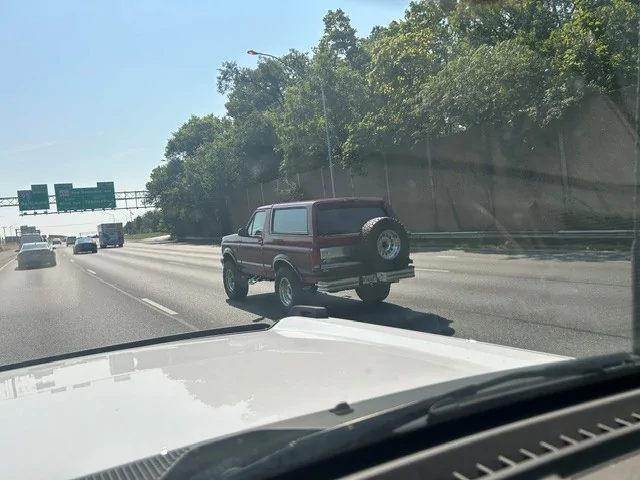 Ford Bronco Pics of your 2dr next to other cool 2drs B1