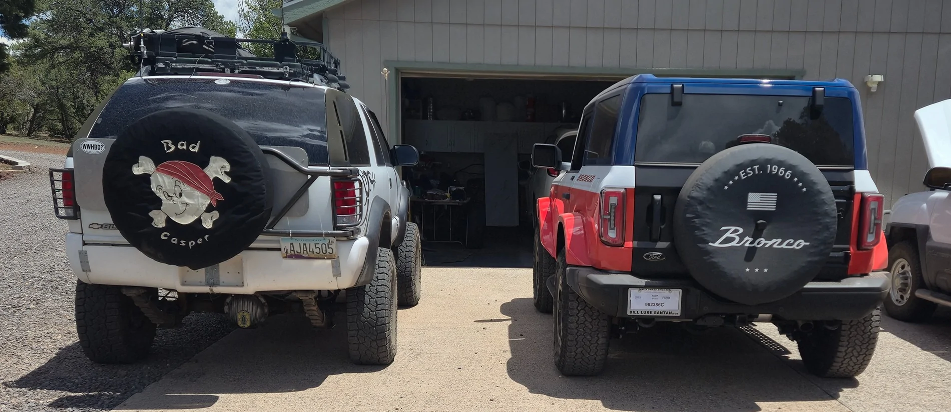 Ford Bronco Pics of your 2dr next to other cool 2drs 20260729_131633