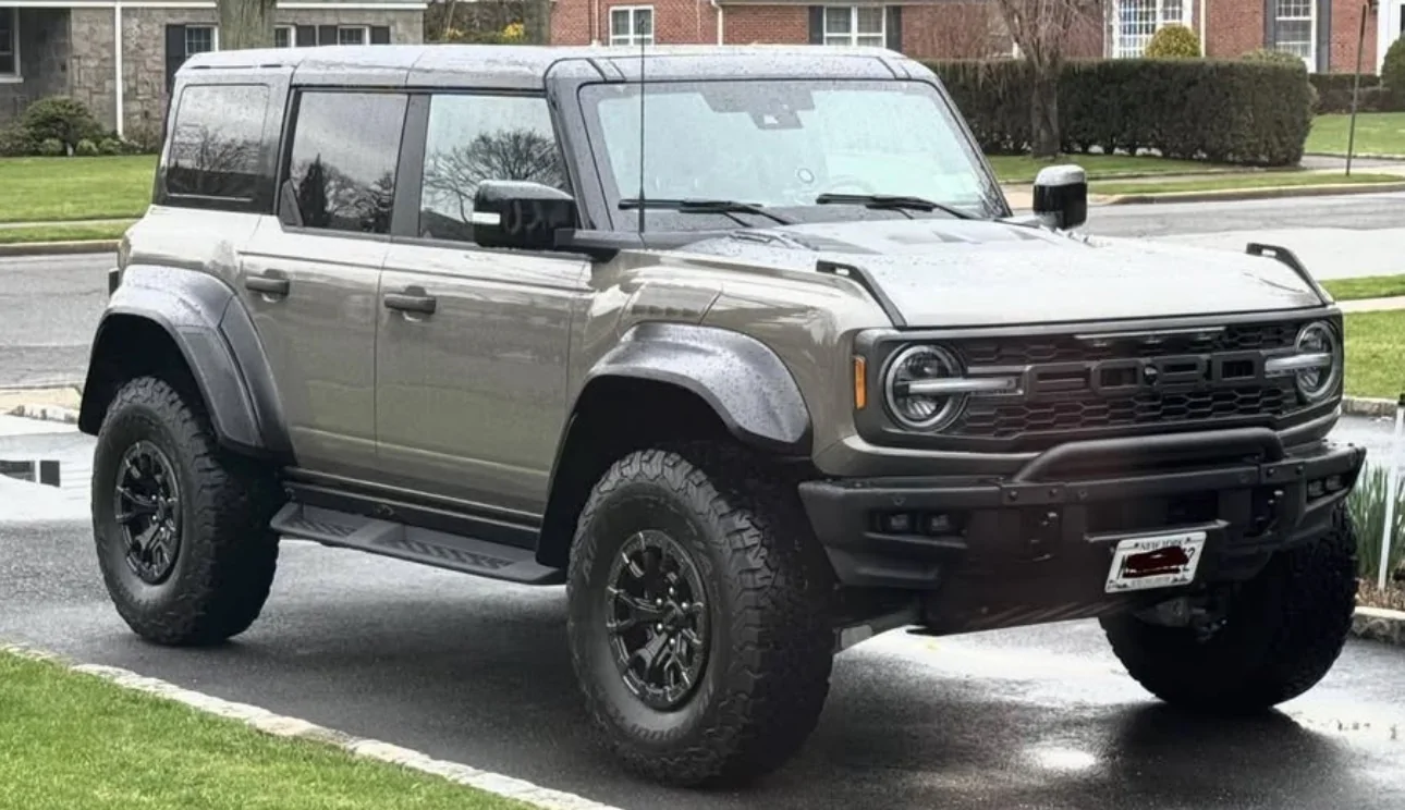 Ford Bronco OEM gloss black painted hard top (TOP ONLY) IMG_7928
