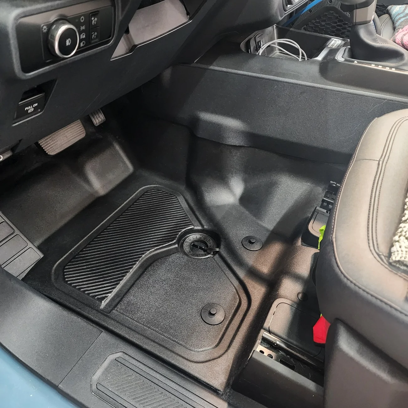 Ford Bronco Rubberized Flooring White/Chalky After