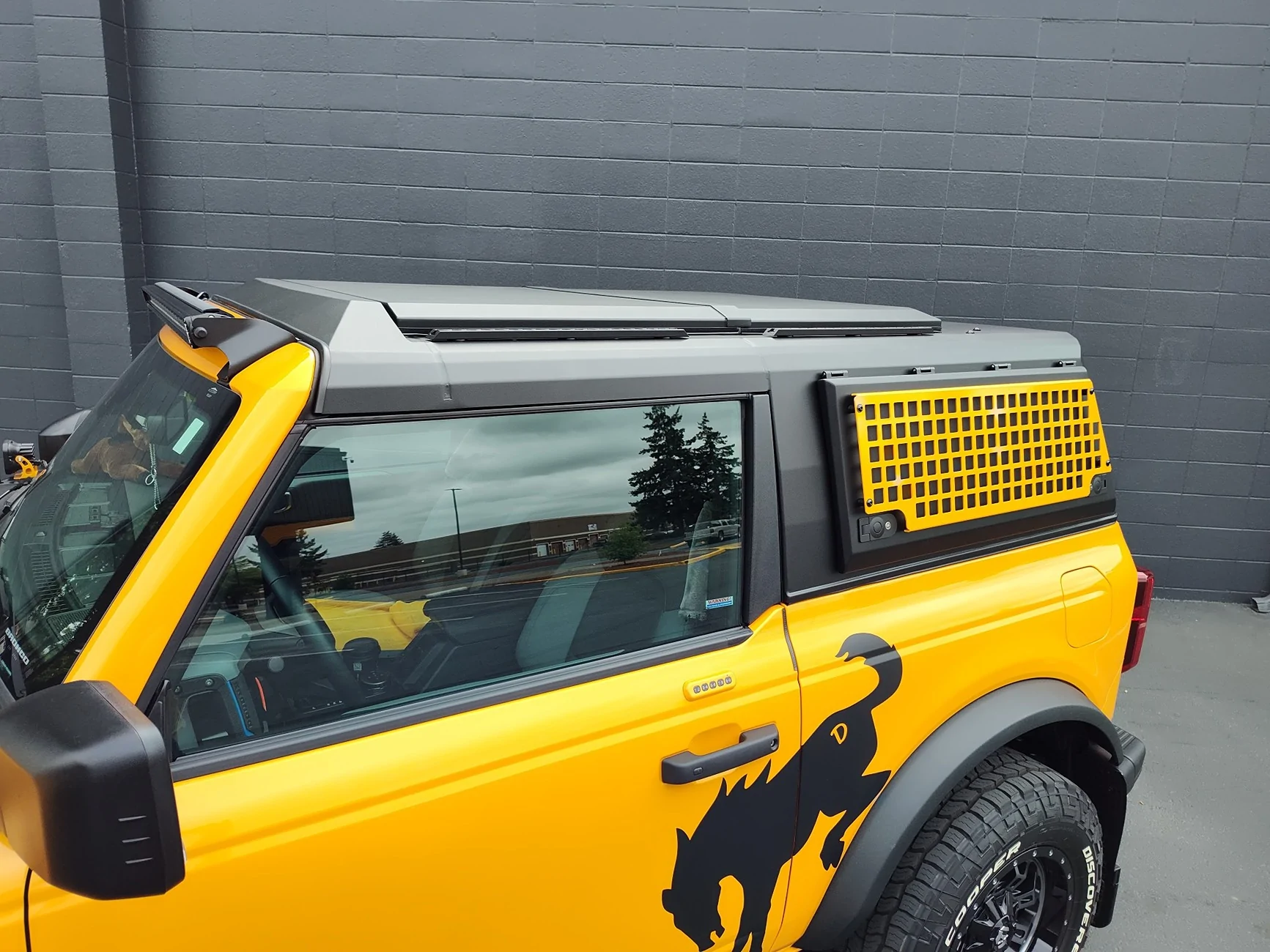 Ford Bronco 4 years in, finally see a crack in hardtop! Arma5