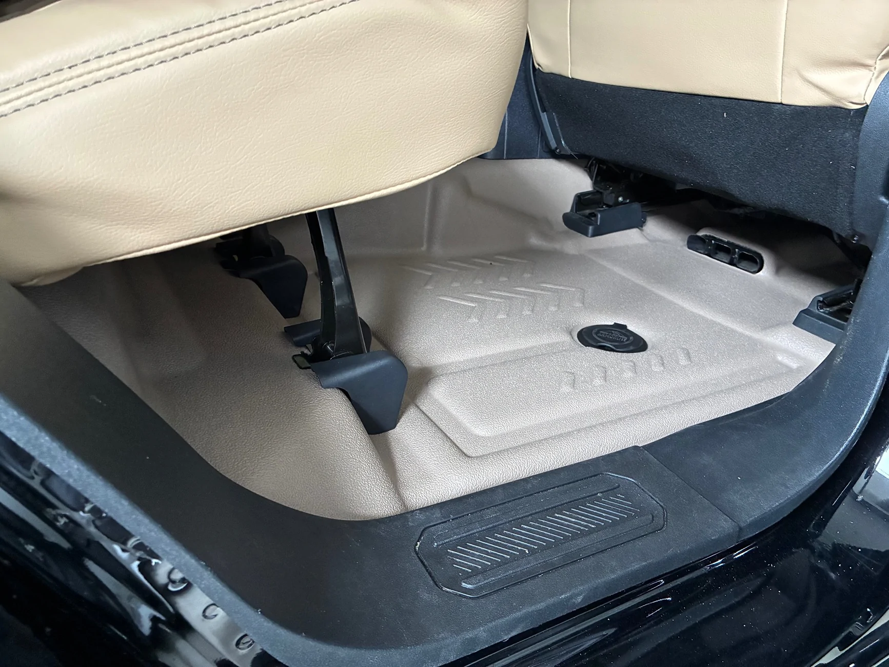 Ford Bronco Armorlite Desert Khaki Floor Photos IMG_1262