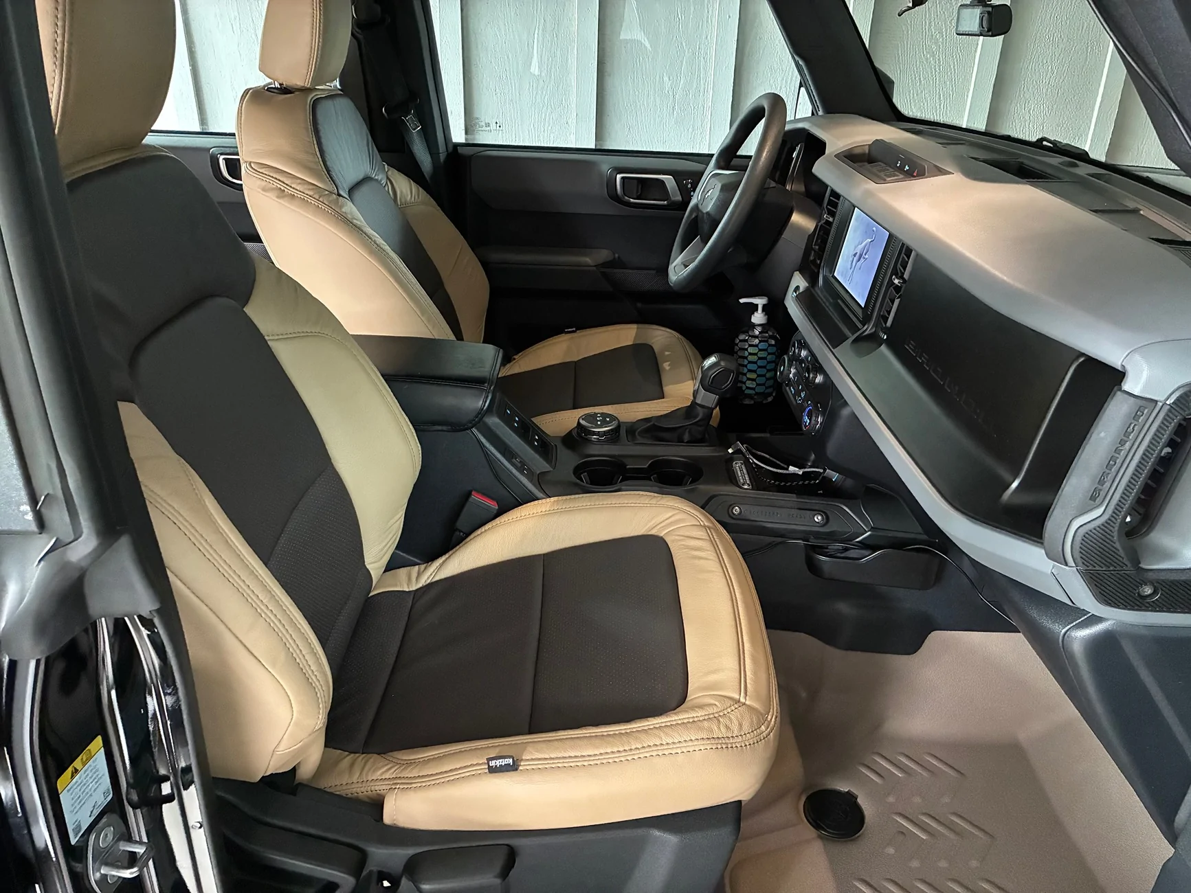Ford Bronco Armorlite Desert Khaki Floor Photos IMG_1260