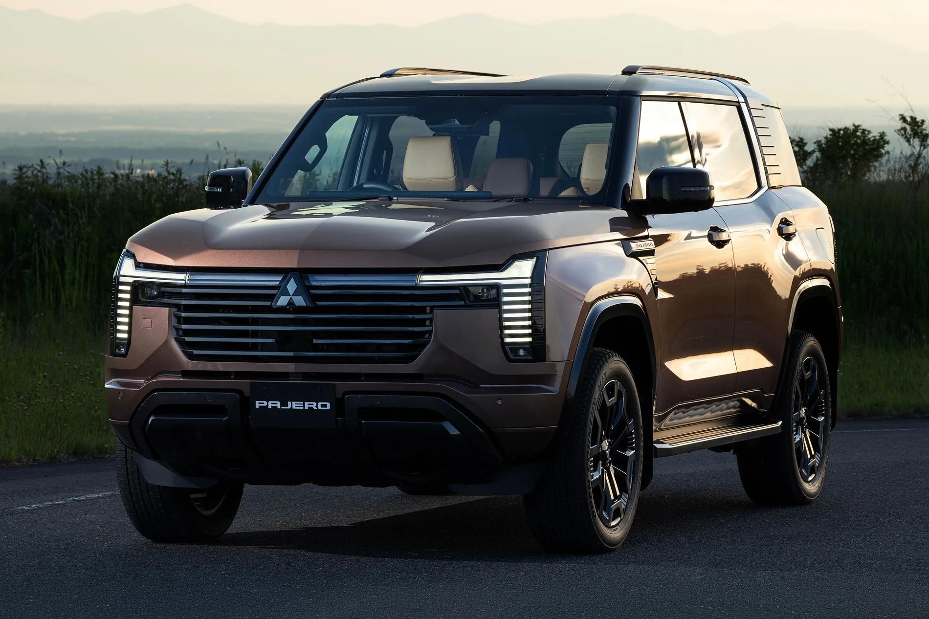 Ford Bronco 2027 Mitsubishi Montero (Pajero) is back 2027-mitsubishi-pajero-reveal-exterior-6