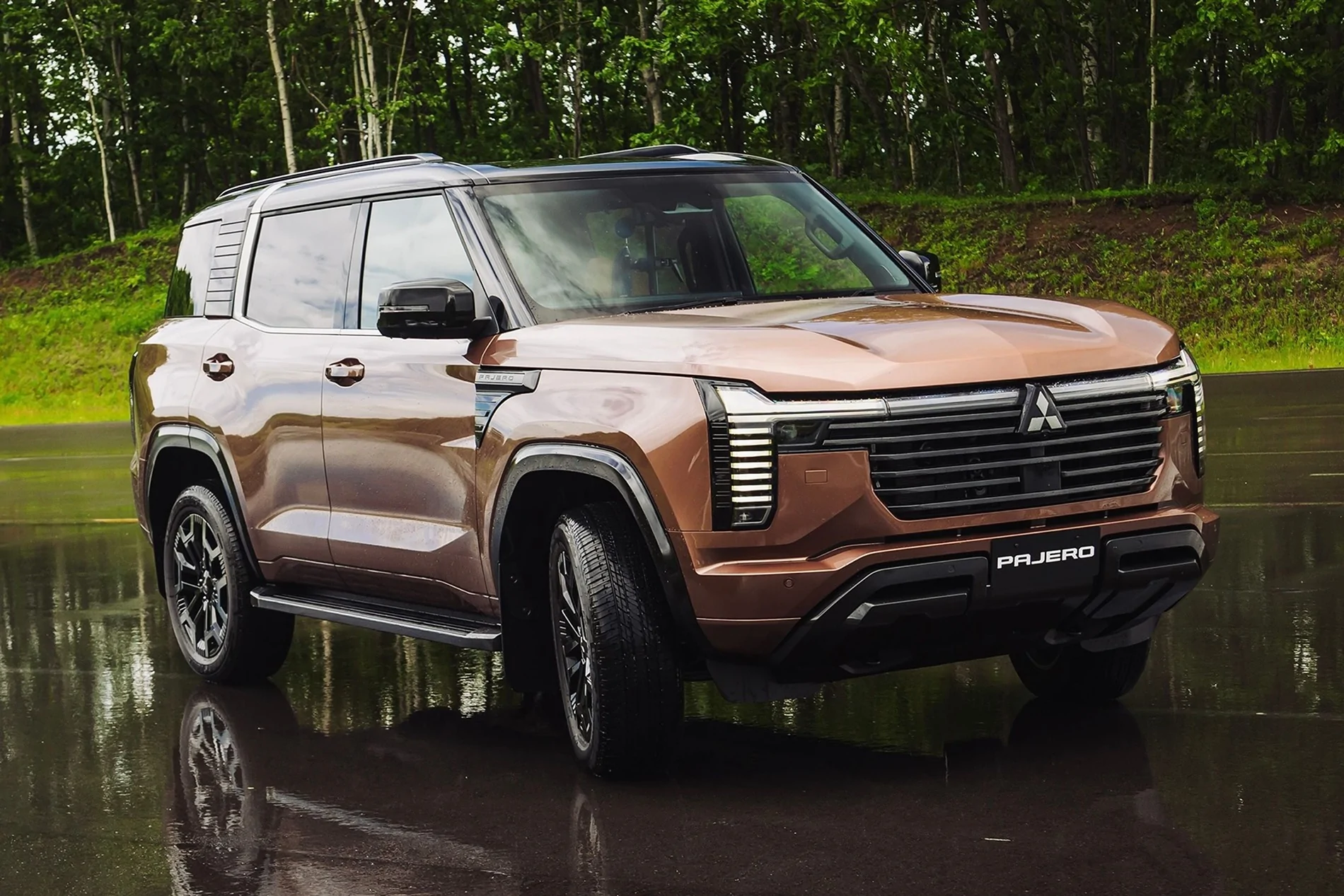 Ford Bronco 2027 Mitsubishi Montero (Pajero) is back 2027-mitsubishi-pajero-reveal-exterior-14