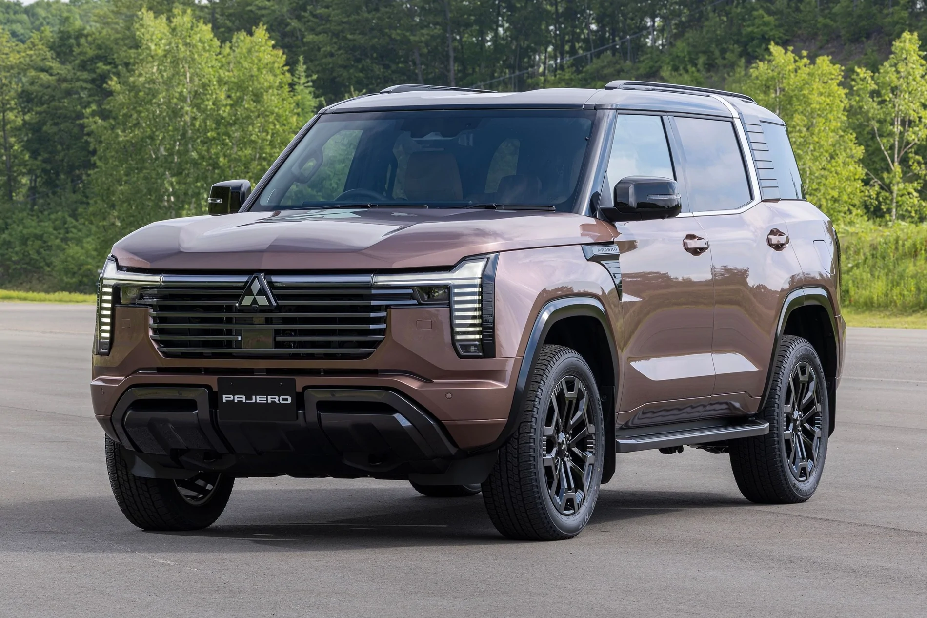 Ford Bronco 2027 Mitsubishi Montero (Pajero) is back 2027-mitsubishi-pajero-reveal-exterior-18