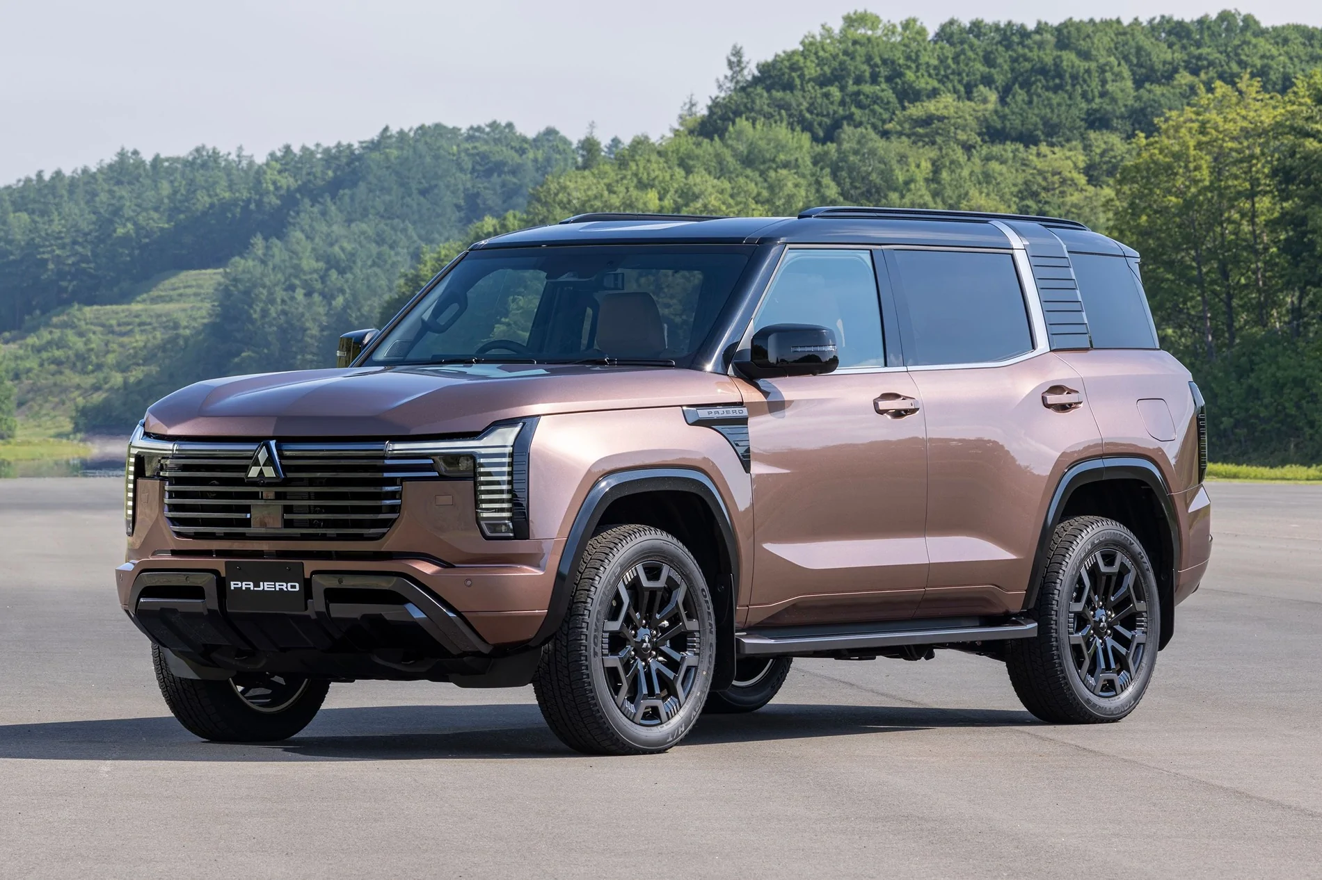 Ford Bronco 2027 Mitsubishi Montero (Pajero) is back 2027-mitsubishi-pajero-reveal-exterior-19