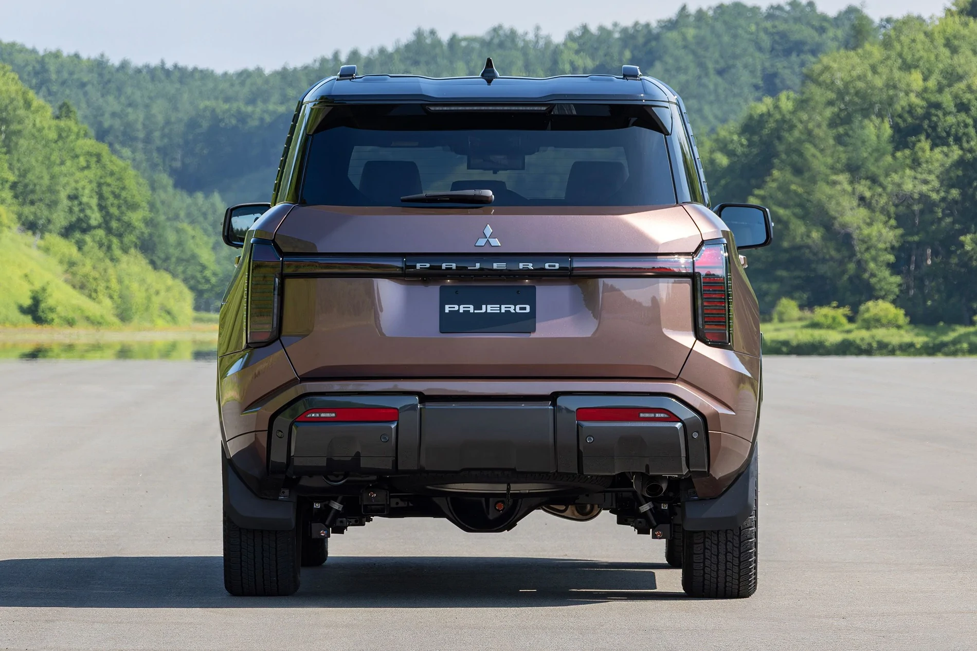 Ford Bronco 2027 Mitsubishi Montero (Pajero) is back 2027-mitsubishi-pajero-reveal-exterior-23