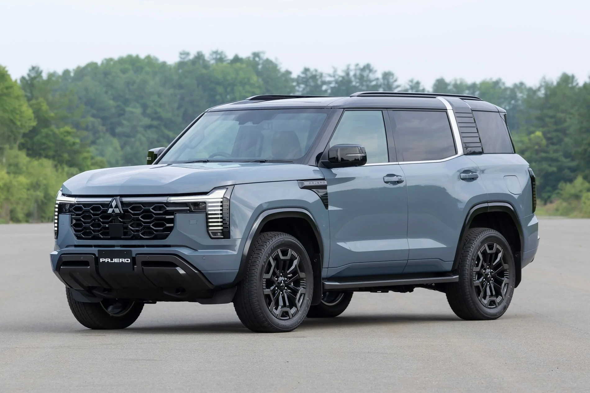 Ford Bronco 2027 Mitsubishi Montero (Pajero) is back 2027-mitsubishi-pajero-reveal-exterior-26