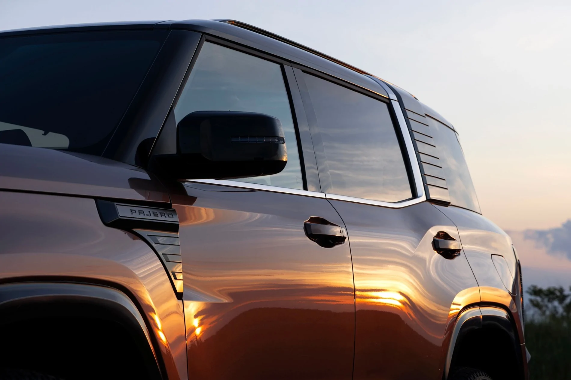 Ford Bronco 2027 Mitsubishi Montero (Pajero) is back 2027-mitsubishi-pajero-reveal-details-1
