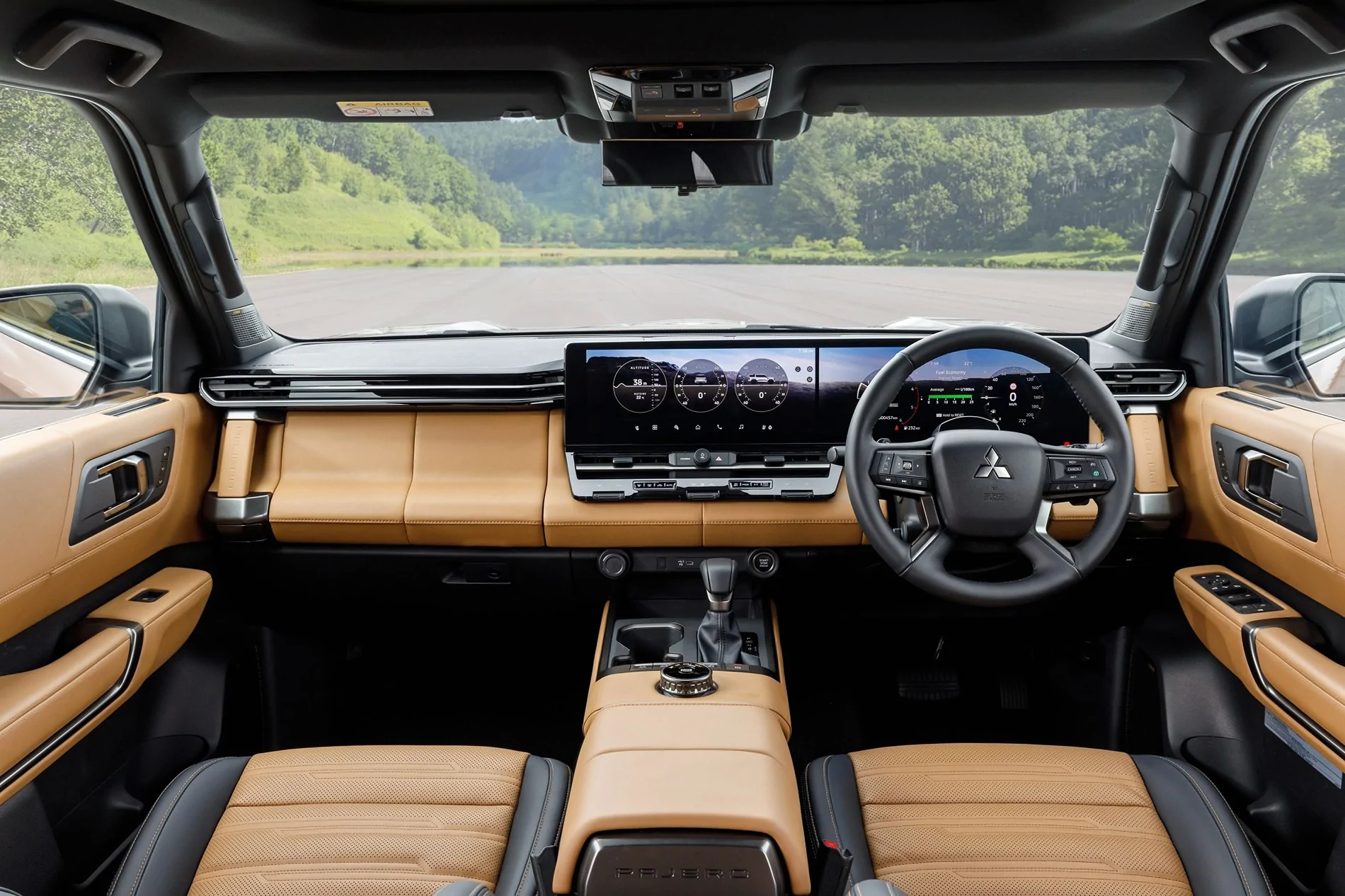 Ford Bronco 2027 Mitsubishi Montero (Pajero) is back 2027-mitsubishi-pajero-reveal-interior-1