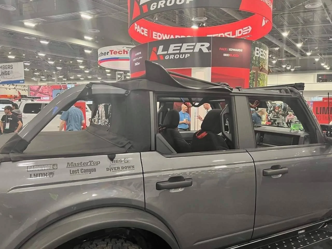 Ford Bronco Mastertop Tonneau Cover - My Review / Feedback IMG_0031