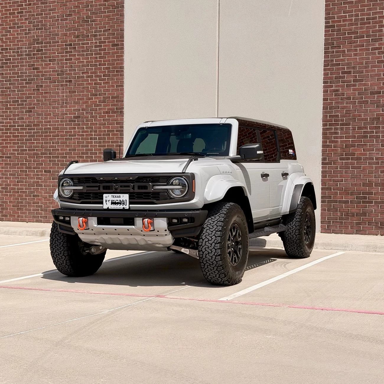 Ford Bronco AVALANCHE GRAY Bronco Club IMG_3269
