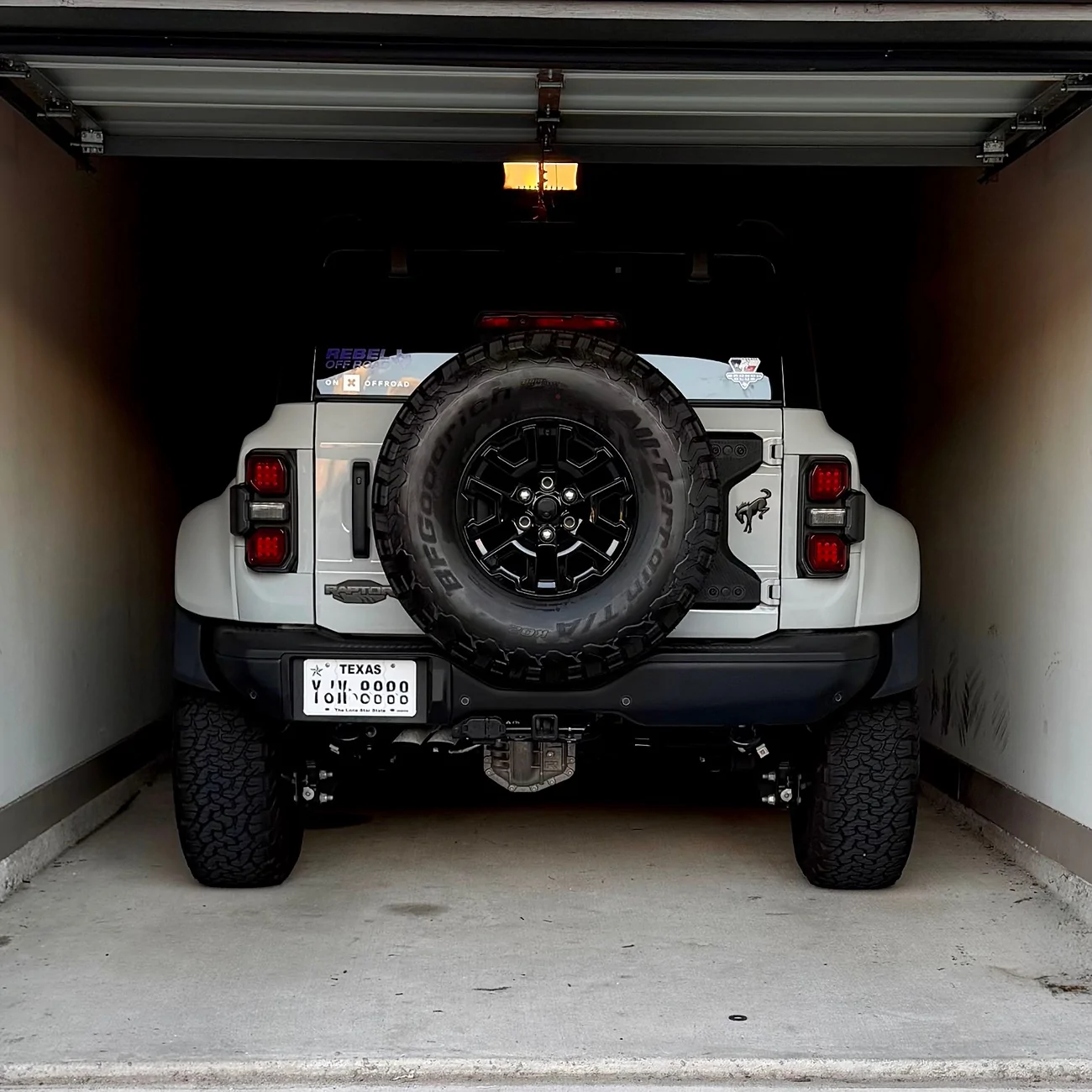Ford Bronco Fitting Bronco Raptor into TINY 1 Car Garage??? IMG_3555