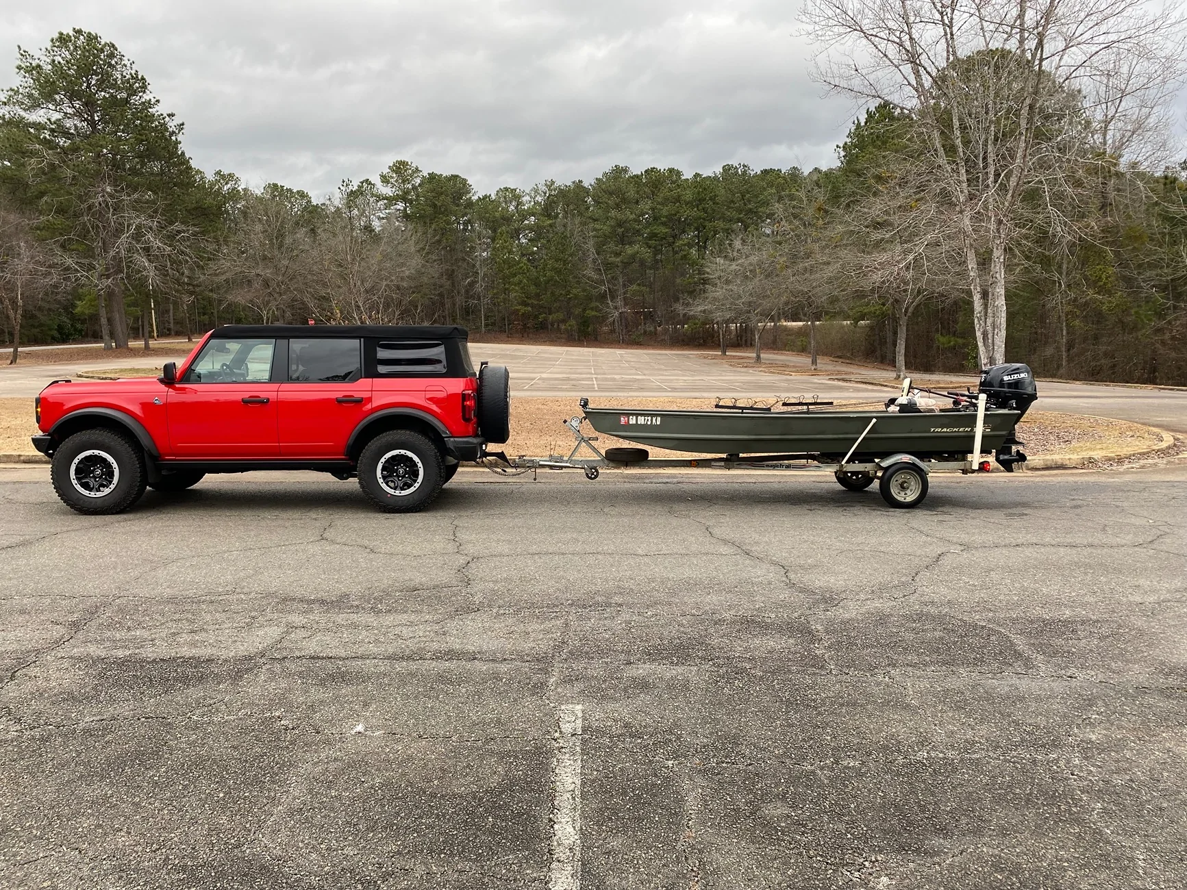 Ford Bronco Hitch clearance from spare with 285/75/17 IMG_9616