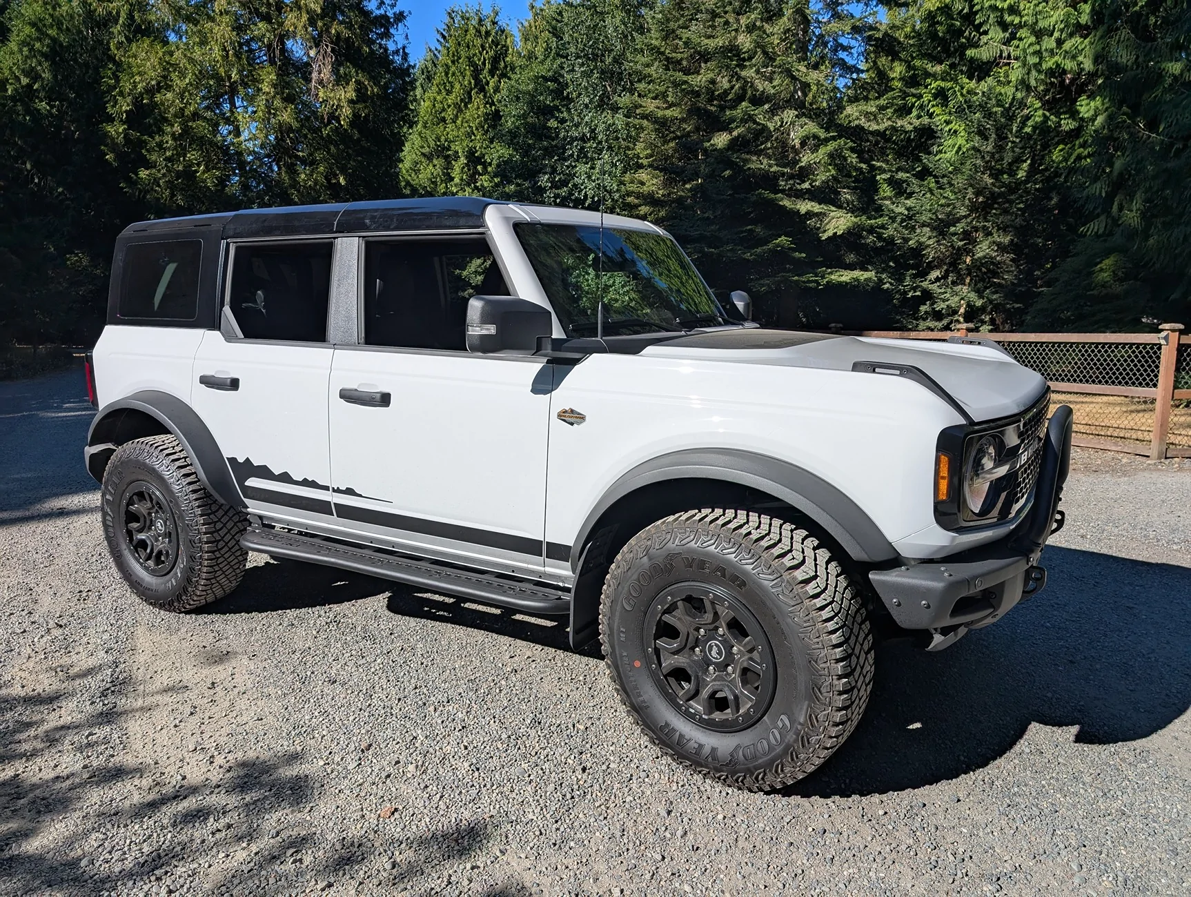 Ford Bronco OXFORD WHITE Bronco Club PXL_20250729_001959353