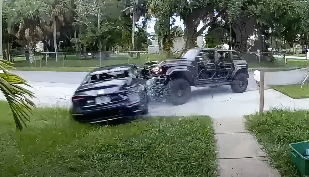 Ford Bronco Drunk Bronco driver crashes into parked car, punches owner — tells cops ‘I thought we were friends’ drunkbroncocrash