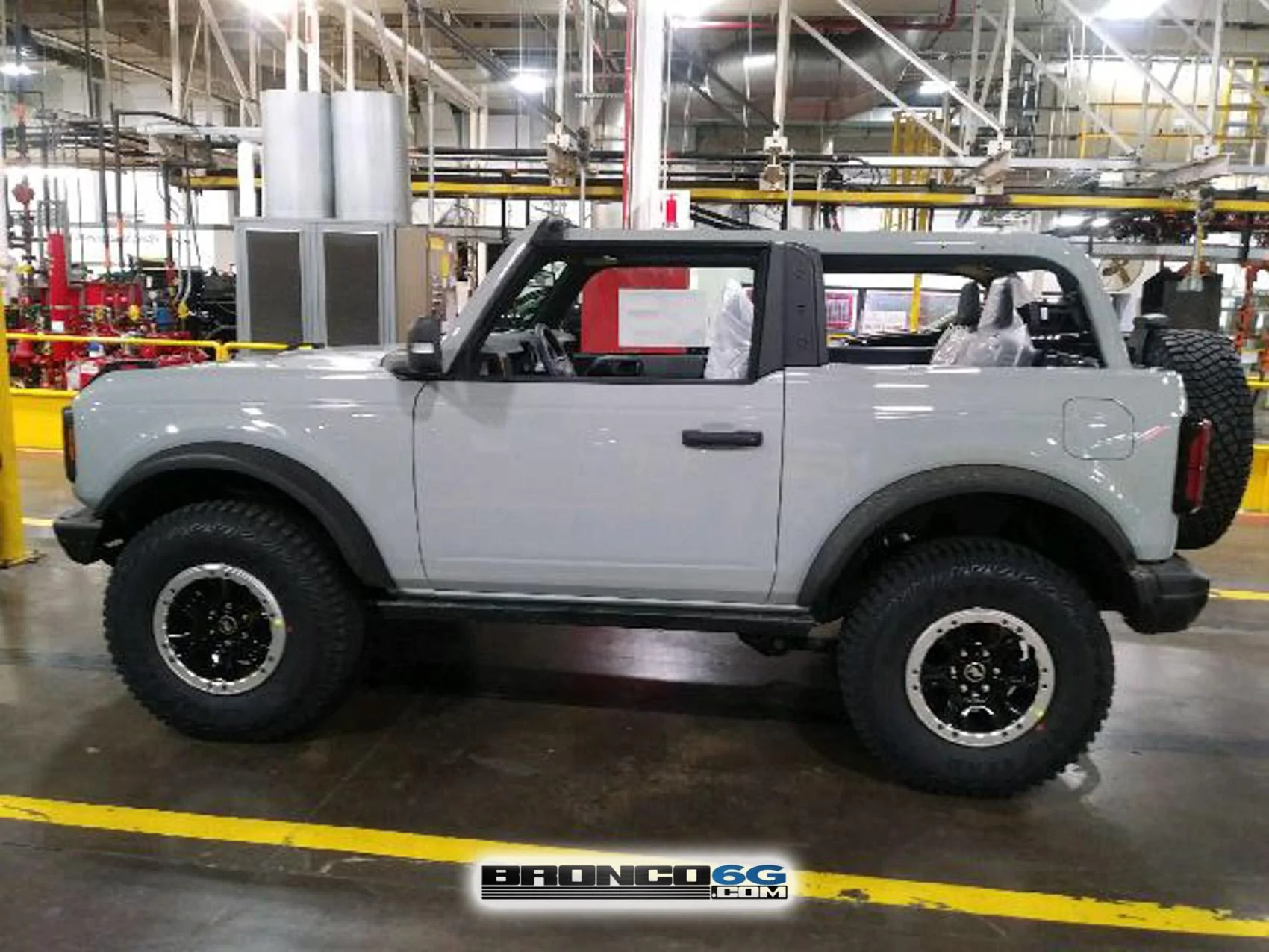 Ford Bronco Cactus Gray Deep Dive Color Analysis and Comparison 1251A3DB-1913-45FC-A1C0-8370FFD5D2A3