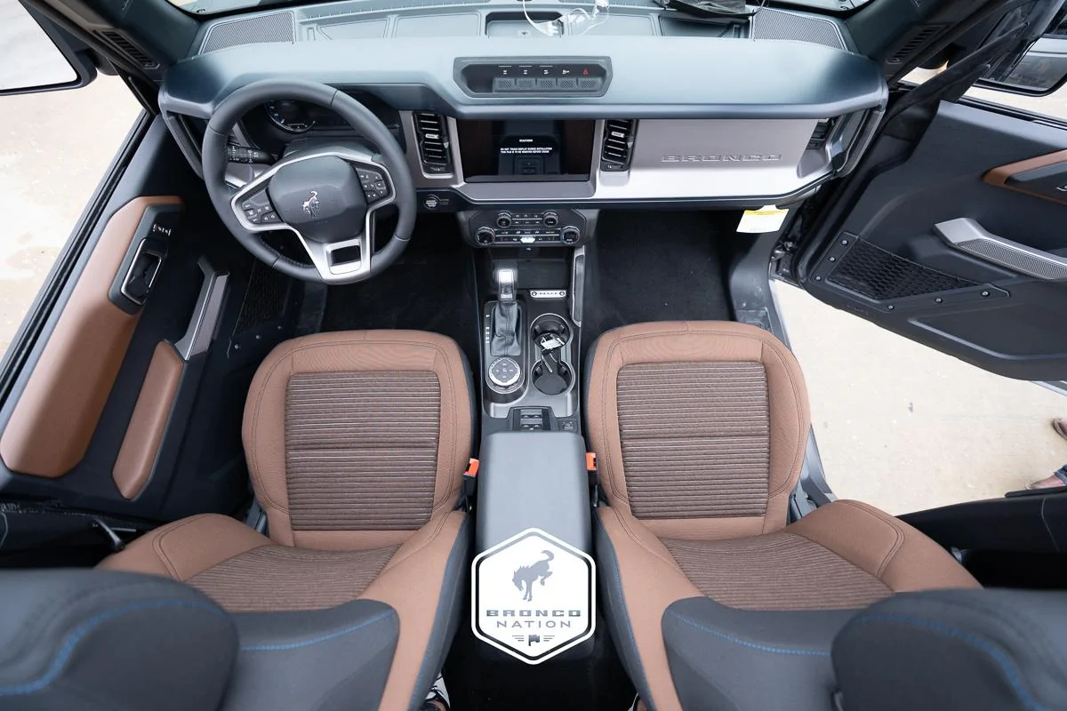 Ford Bronco More of Carbonized Gray Outer Banks and Roast Interior carbonized-gray-outer-banks-roast-interior-3
