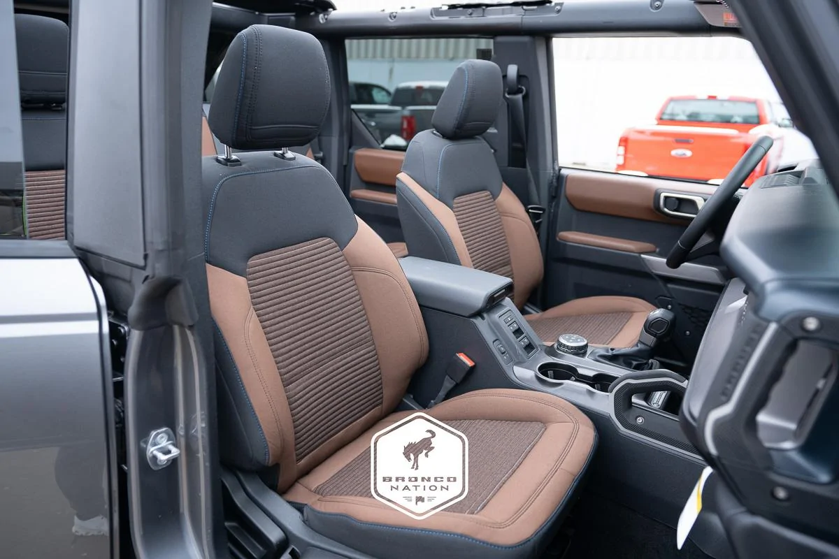 Ford Bronco More of Carbonized Gray Outer Banks and Roast Interior carbonized-gray-outer-banks-roast-interior-4