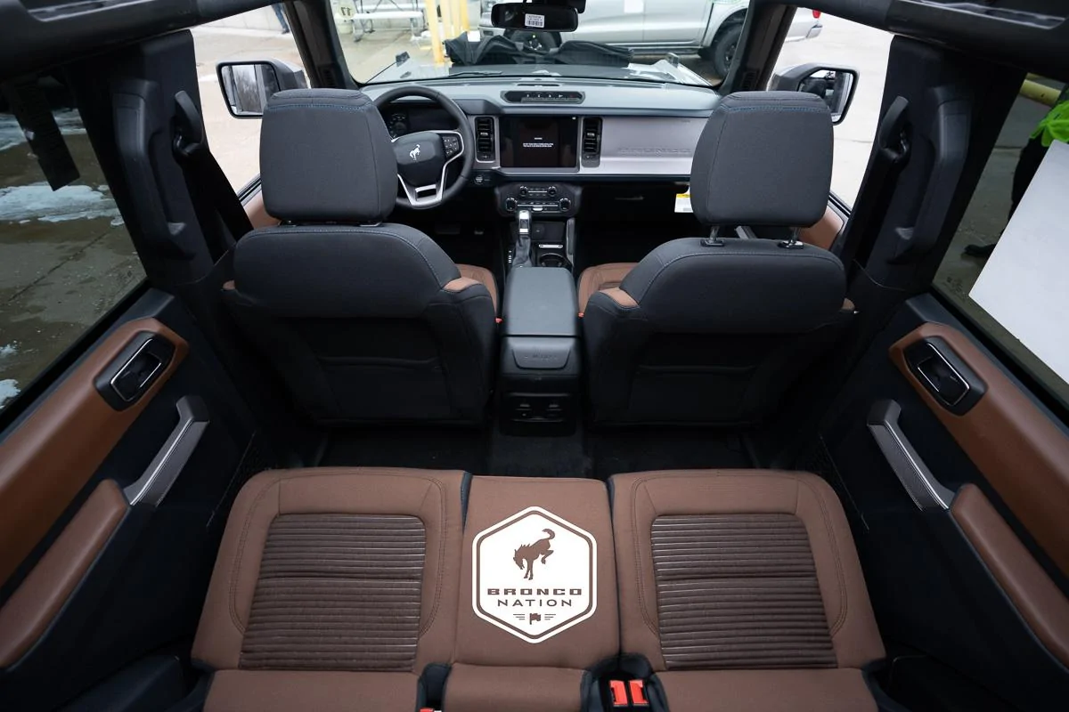 Ford Bronco More of Carbonized Gray Outer Banks and Roast Interior carbonized-gray-outer-banks-roast-interior-6