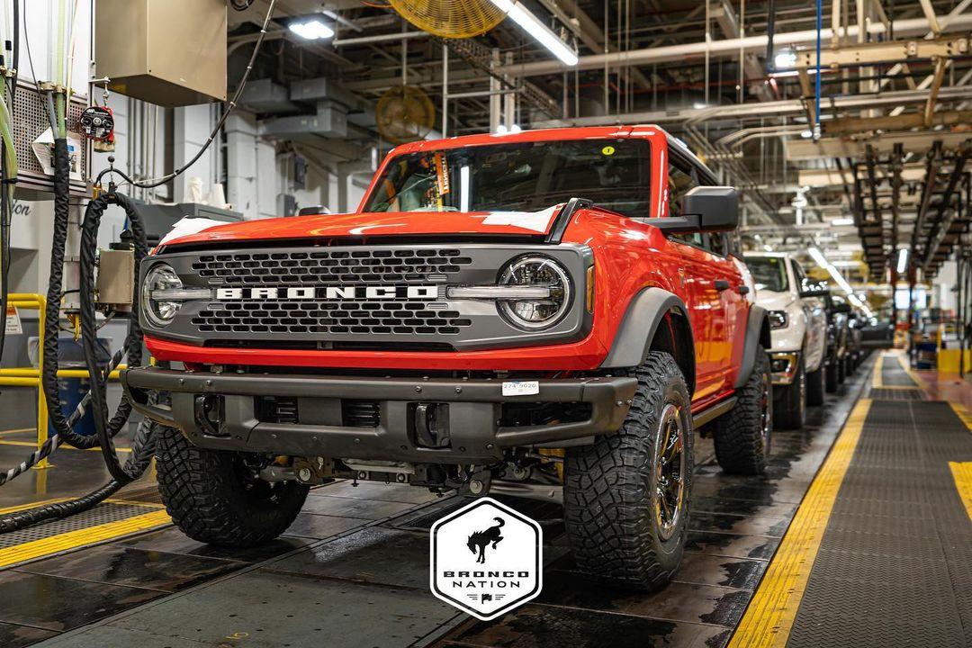 Ford Bronco New preproduction Broncos off the line: Area 51, Cyber Orange, Rapid Red, Iconic Silver, Race Red, Soft Top 120351985_157094316053700_1907594855732508849_n