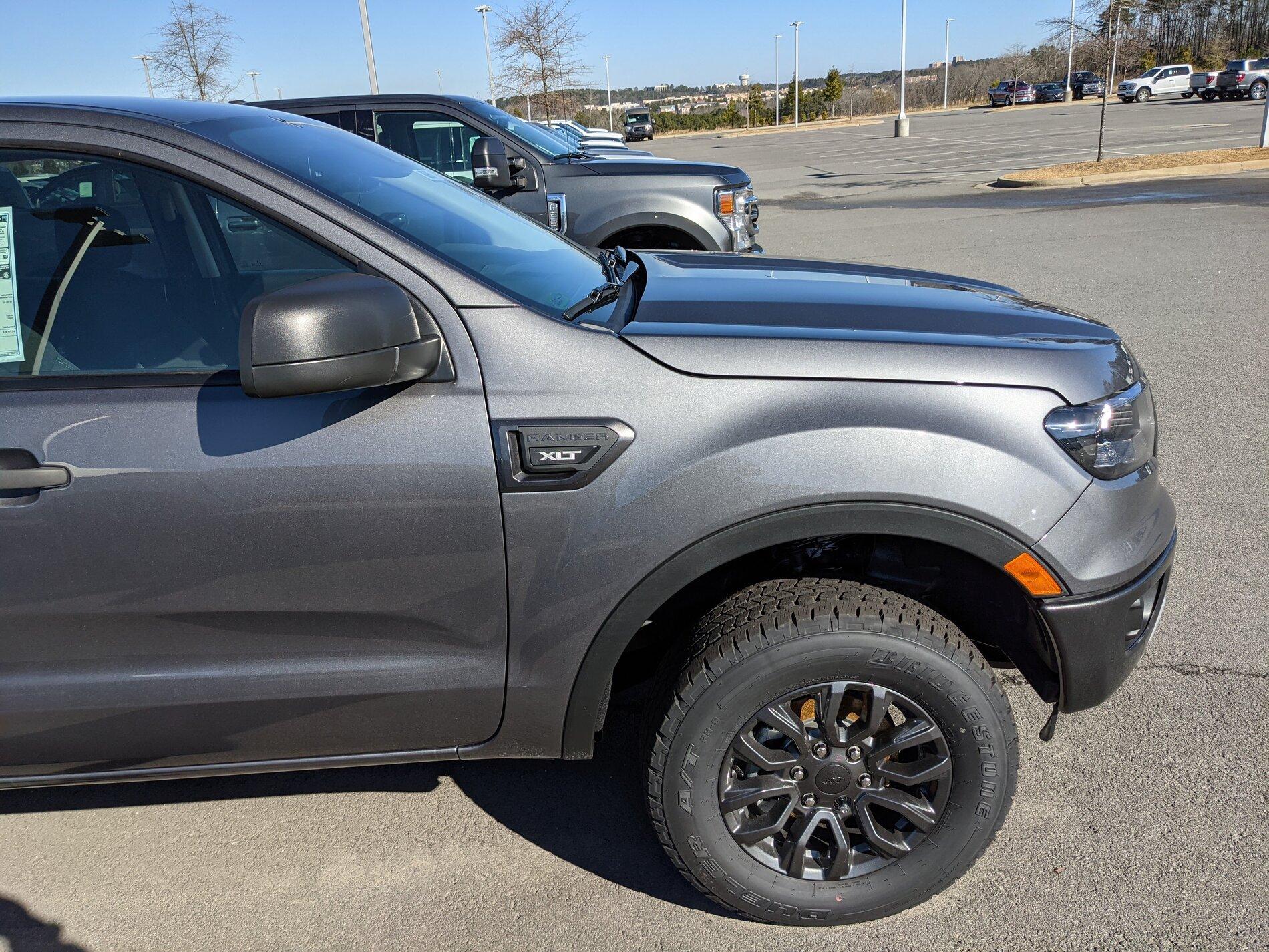 Ford Bronco 2 door Carbonized Gray Black Diamond spotted PXL_20210126_164359723