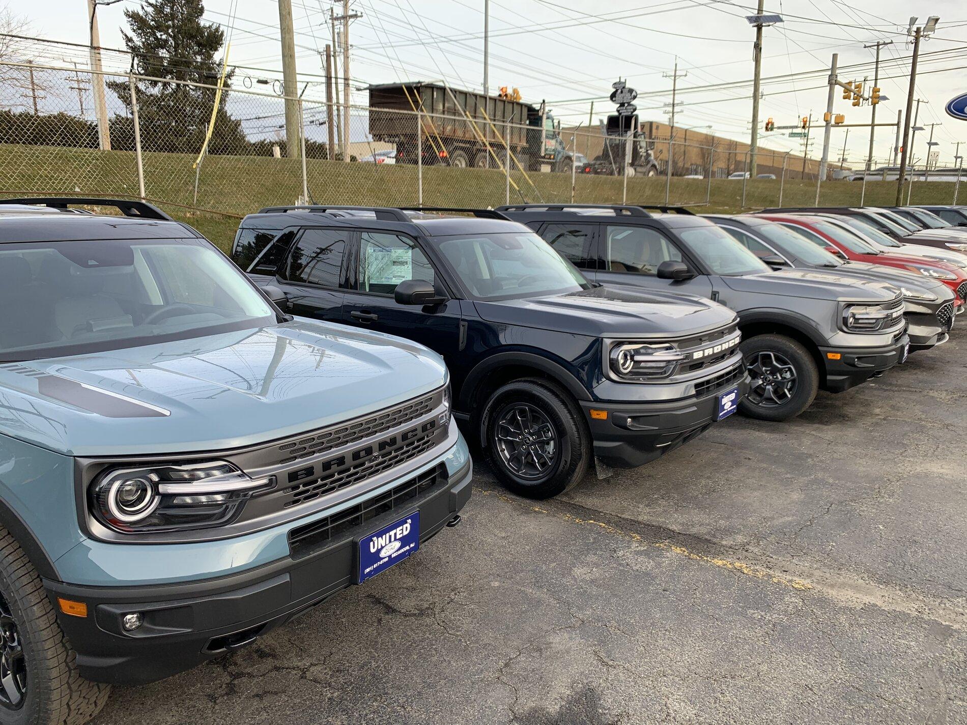 Ford Bronco Three Sports, side by side A78289A7-1E02-4DCB-AFFA-ED643843786E