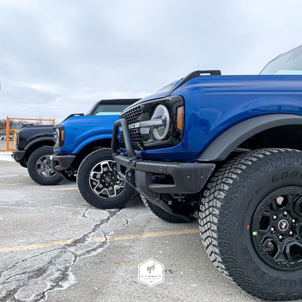 Ford Bronco Three Bronco Blues (Antimatter, Velocity, Lightning) 2021 Bronco Antimatter Blue vs Velocity Blue vs Lightning Blue 1