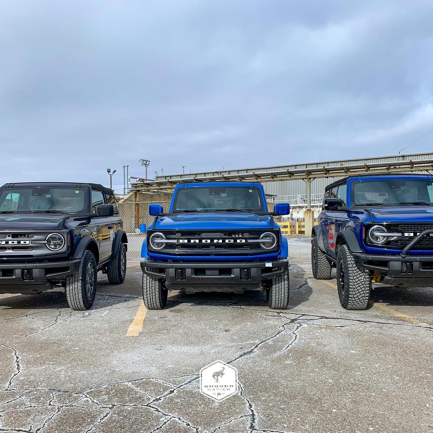 Ford Bronco Three Bronco Blues (Antimatter, Velocity, Lightning) 2021 Bronco Antimatter Blue vs Velocity Blue vs Lightning Blue 4