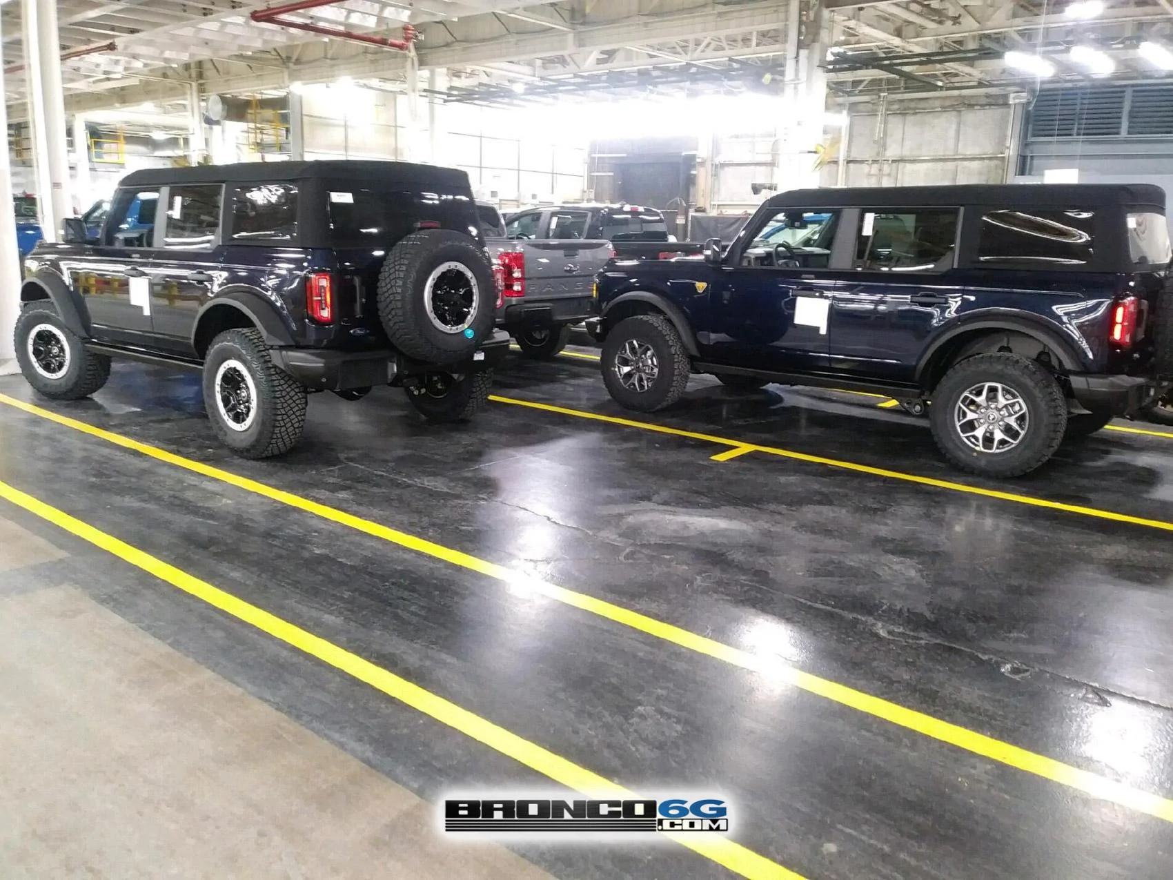 Ford Bronco 📷 Factory Pics: Dashboard switches & buttons + More Broncos Factory 2021 Bronco Black Antimatter Blu