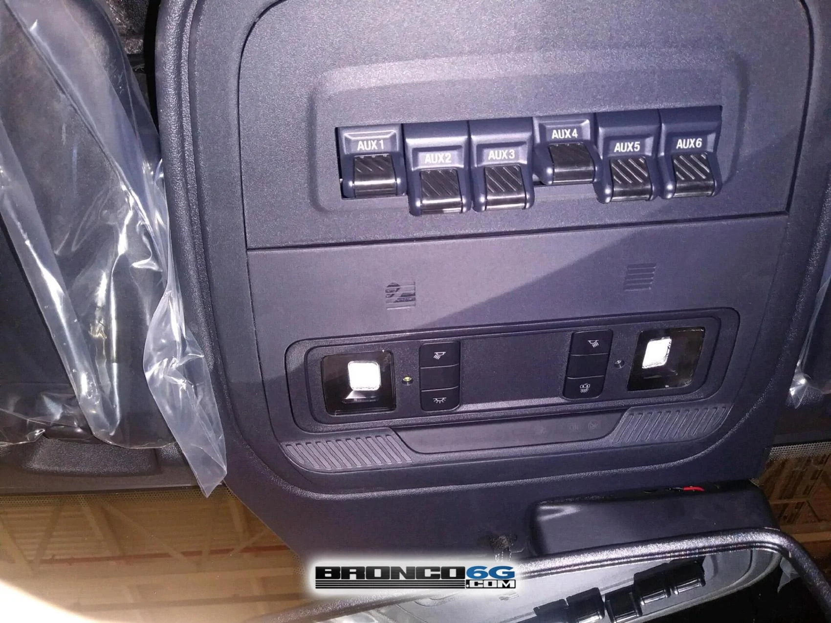 Ford Bronco 📷 Factory Pics: Dashboard switches & buttons + More Broncos Factory 2021 Bronco aux switches