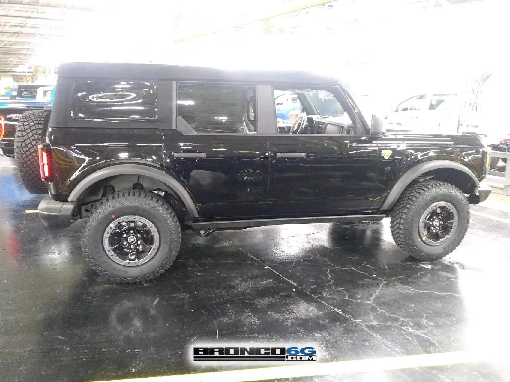 Ford Bronco 📷 Factory Pics: Dashboard switches & buttons + More Broncos Factory 2021 Bronco Badlands black 4 door soft top 3