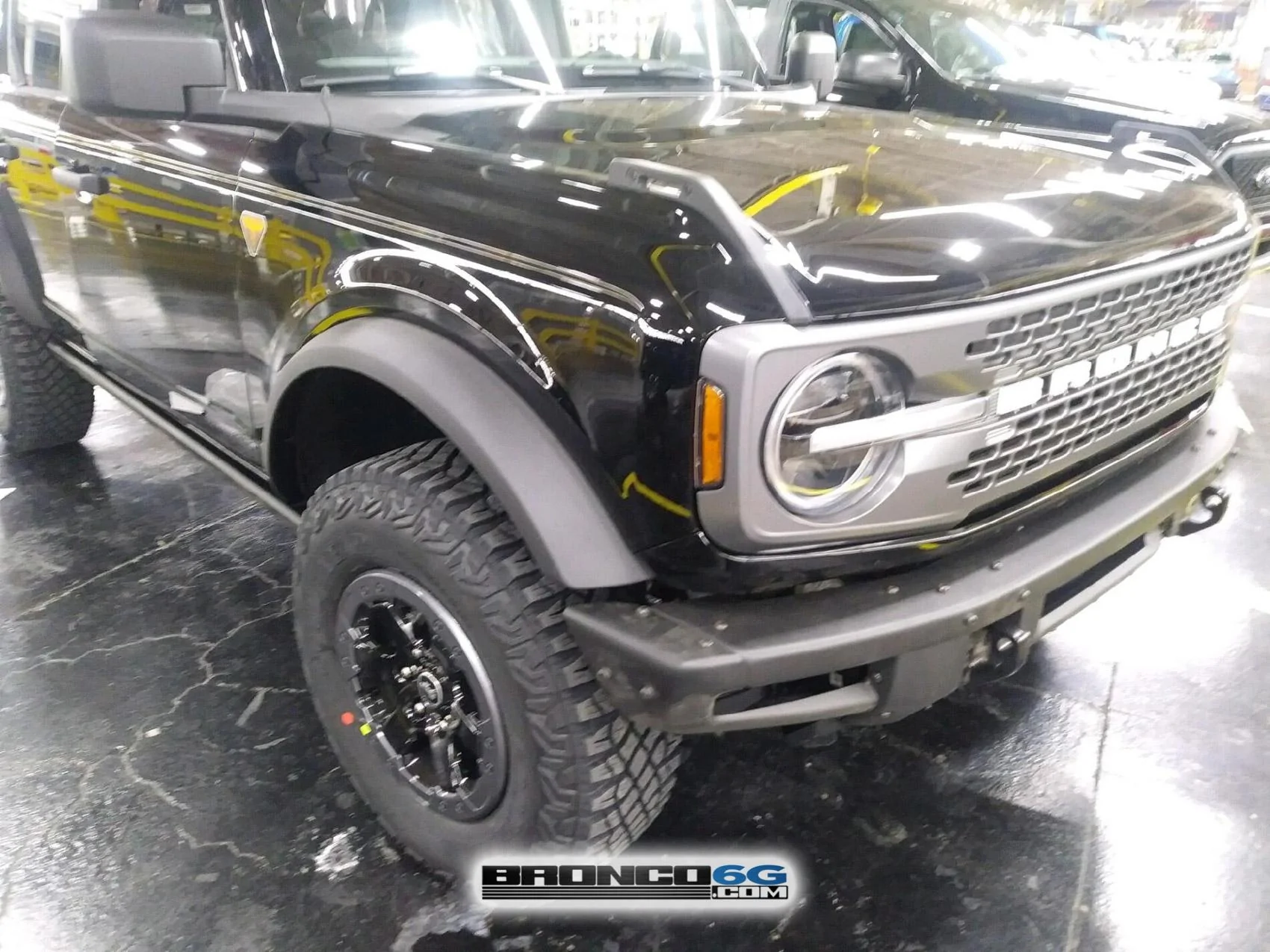 Ford Bronco 📷 Factory Pics: Dashboard switches & buttons + More Broncos Factory 2021 Bronco Badlands black 4 door soft top  6