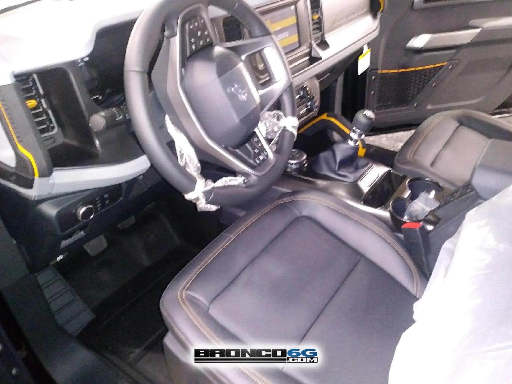 Ford Bronco 📷 Factory Pics: Dashboard switches & buttons + More Broncos Factory 2021 Bronco Badlands Interior 6