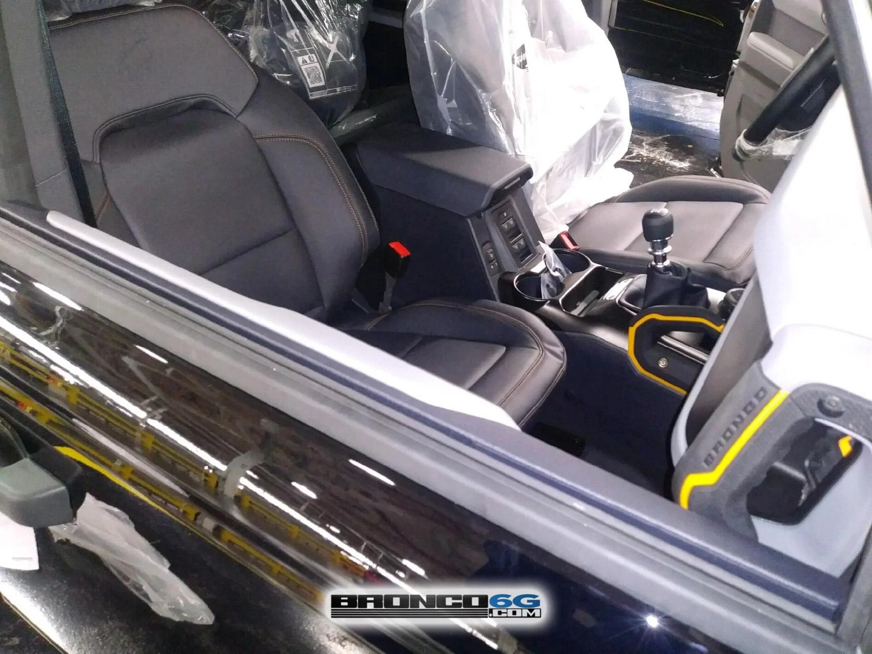 Ford Bronco 📷 Factory Pics: Dashboard switches & buttons + More Broncos Factory 2021 Bronco Badlands Interior 1