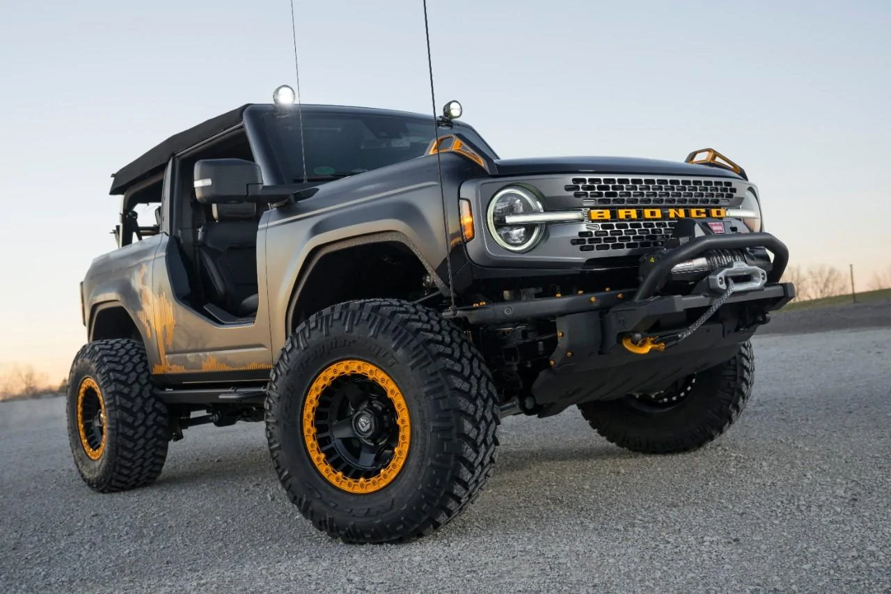 Ford Bronco Photo Shop/ math gods ...... Ford-Bronco-Badlands-Sasquatch-2-Door-Concept_11