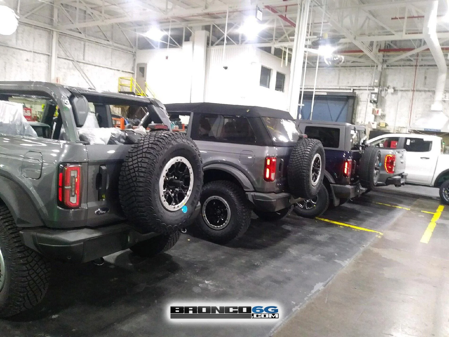 Ford Bronco 📷 Factory Broncos: Modular Black Top + Headlight Assembly, Tail Light Assembly, Puddle Lights Fastop Fastback Top 2021 Bronco factory MAP aseembly 5