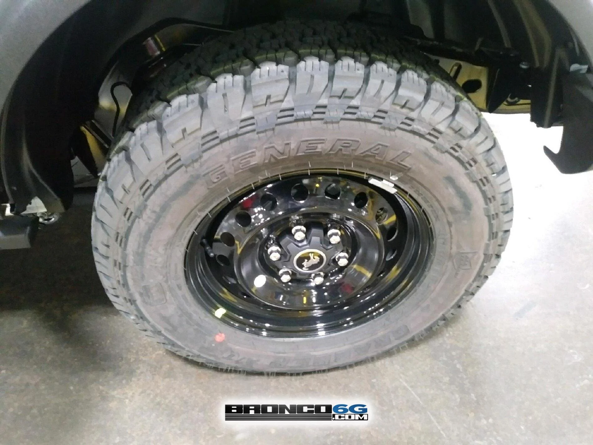 Ford Bronco 📷 Factory Broncos: Modular Black Top + Headlight Assembly, Tail Light Assembly, Puddle Lights 2021 Bronco Black Steel Wheels Factory 1