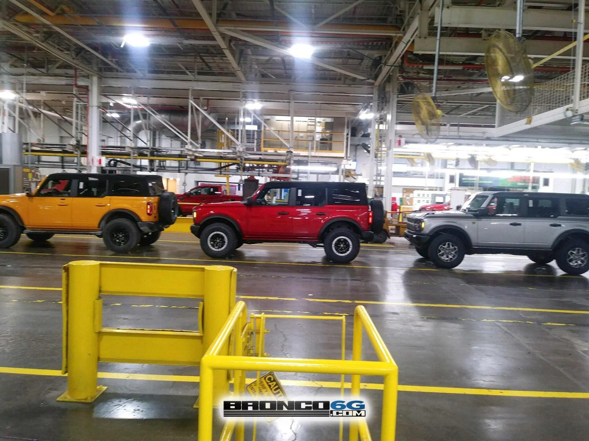 Ford Bronco 📷 Factory Broncos: Modular Black Top + Headlight Assembly, Tail Light Assembly, Puddle Lights 2021 Bronco factory_