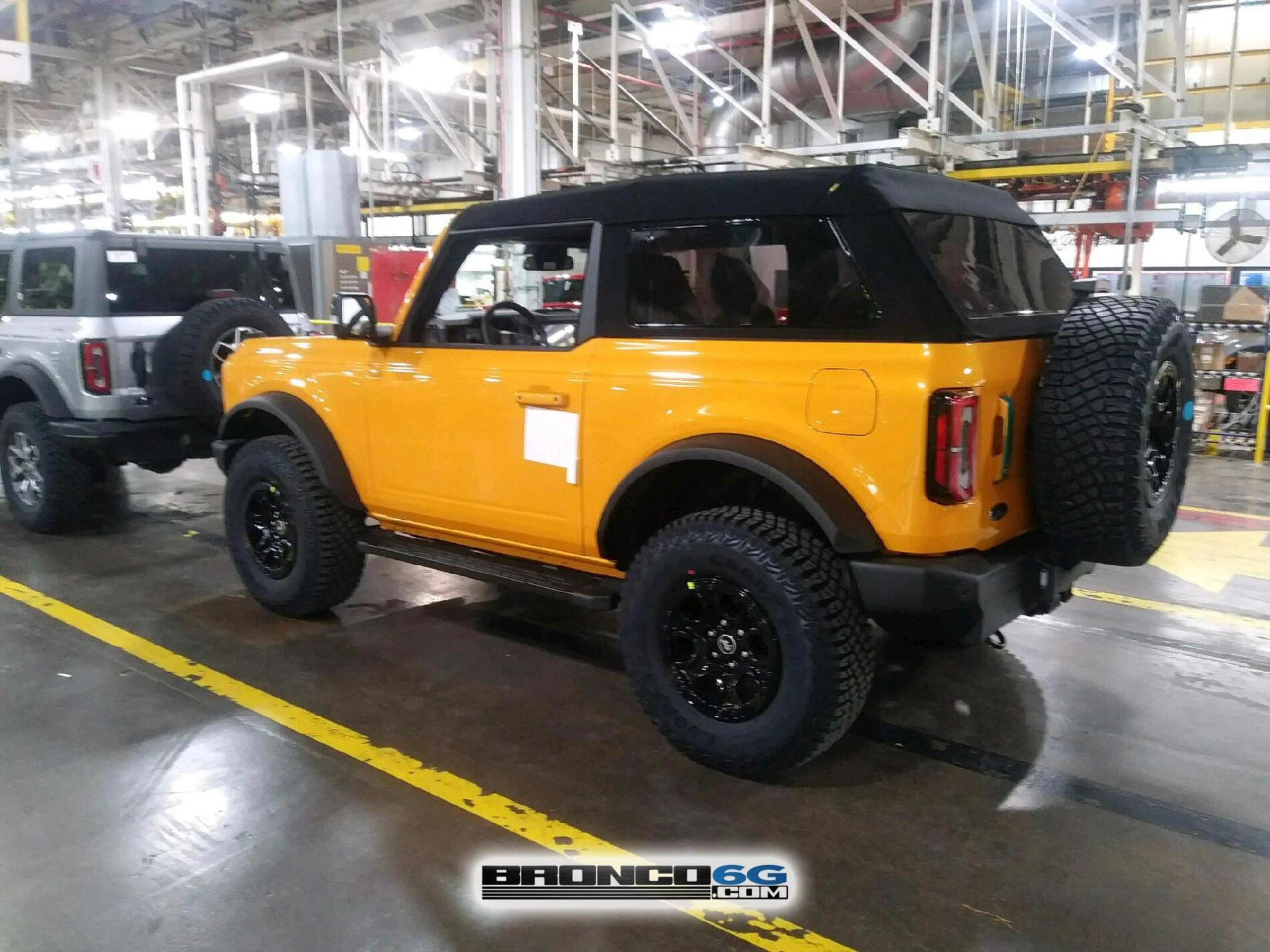 Ford Bronco 📷 Factory Broncos: Modular Black Top + Headlight Assembly, Tail Light Assembly, Puddle Lights 2021 Bronco Sasquatch Cyber Orange Fastback Soft Top 2 Door