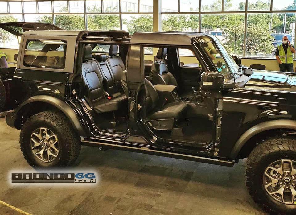 Ford Bronco 📷 Factory Broncos: Modular Black Top + Headlight Assembly, Tail Light Assembly, Puddle Lights black-2021-bronco-4-door-3-
