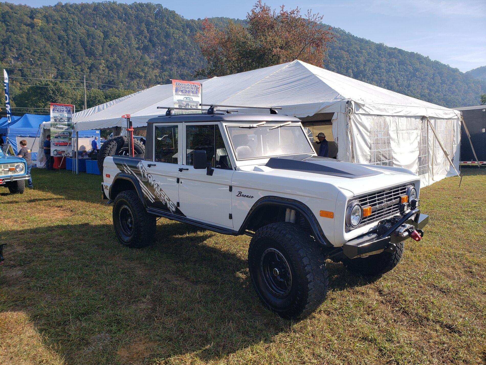 Ford Bronco 4-Door Custom 1st Gen Bronco 20201008_103800