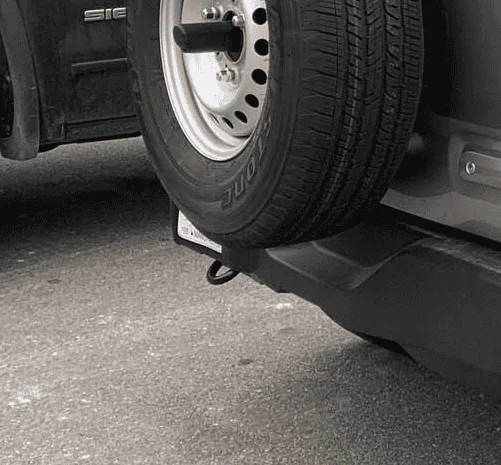 Ford Bronco Decided to install Trailer Hitch 1612578870724
