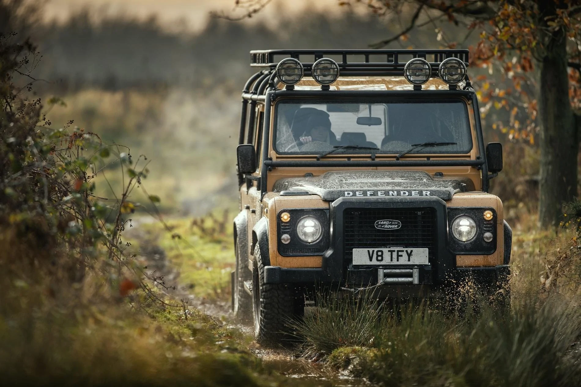 Ford Bronco Original Defender returns for limited run 021-land-rover-classic-defender-works-v8-trophy-10