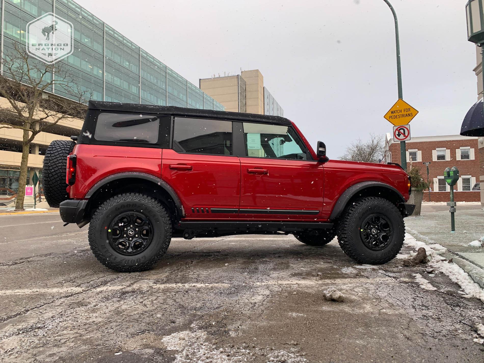 2021 Bronco First Edition Rapid Red 4-Door 3.jpg