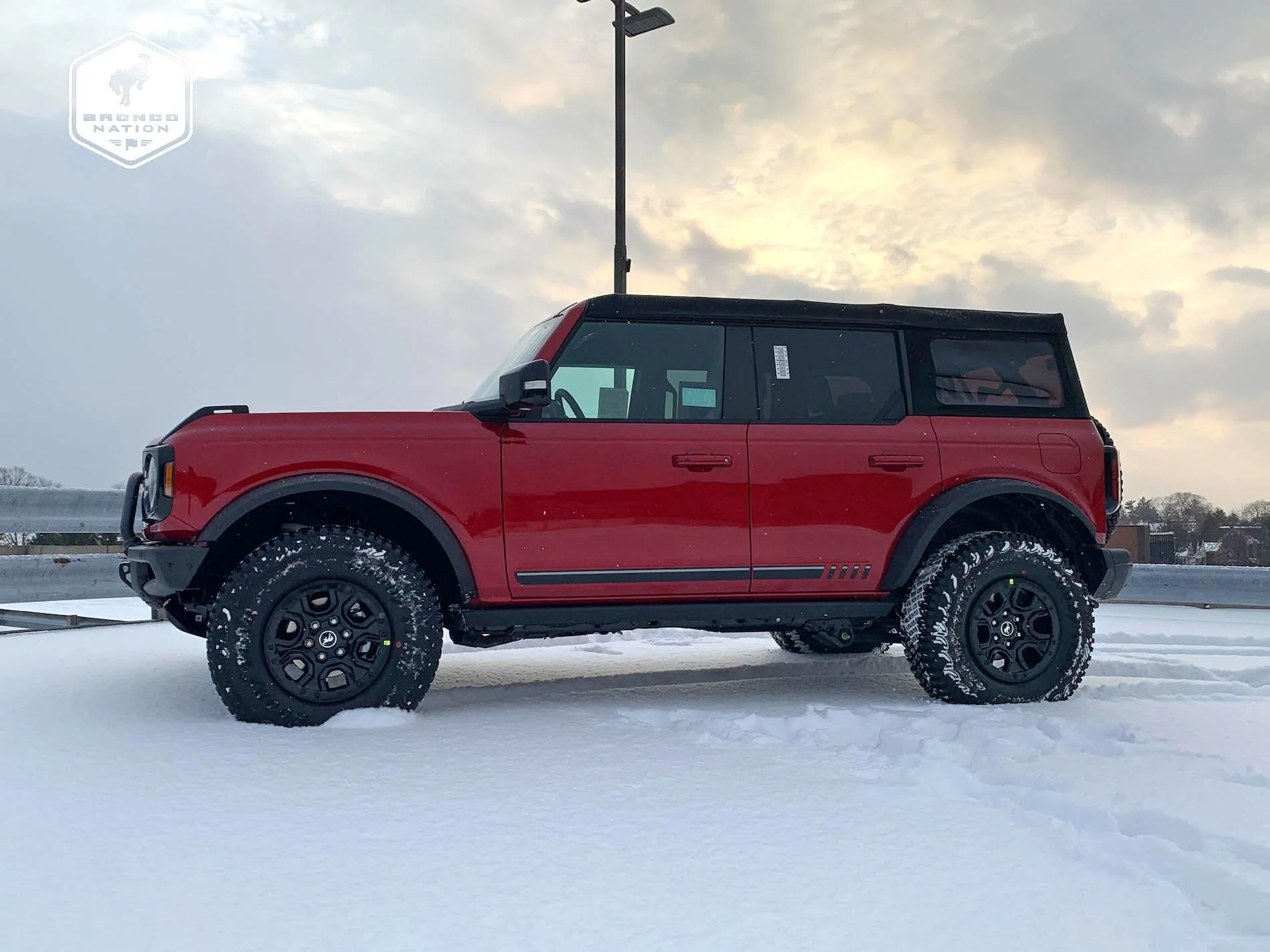 2021 Bronco First Edition Rapid Red 4-Door 1-.jpg