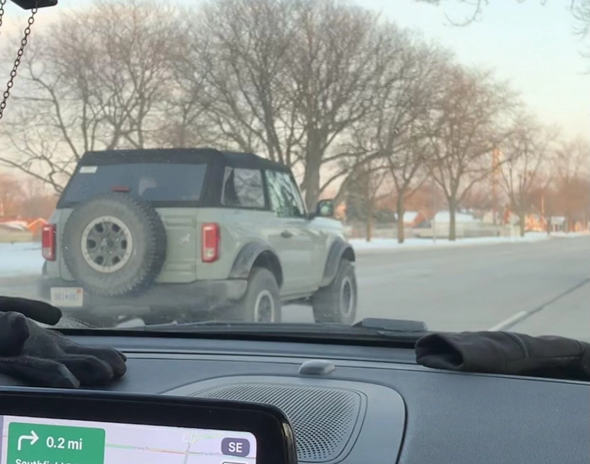Ford Bronco Sighting: 2dr Cactus Grey Sasquatch w/ Fastback Top CC13D634-1B8E-4008-B47A-FFEDB5002636