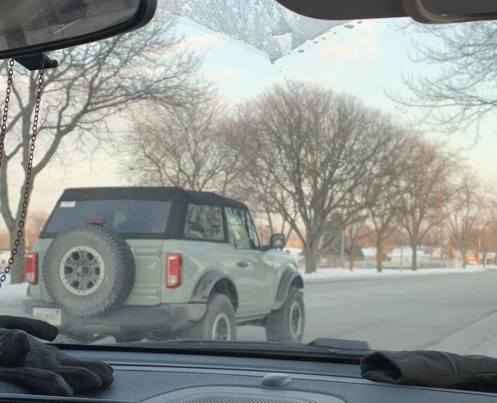 Ford Bronco Sighting: 2dr Cactus Grey Sasquatch w/ Fastback Top 47EDAD83-A727-4A56-B8E1-C96EF1A2A377